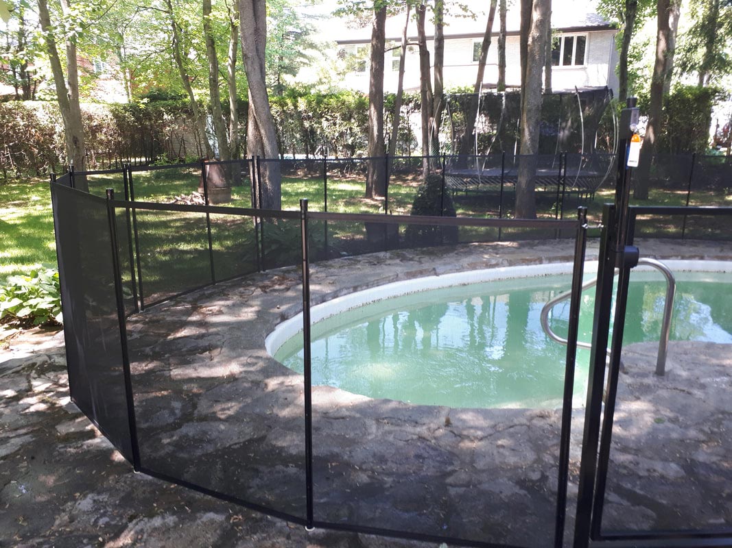 Clôture de piscine en verre trempé à Mont-Tremblant
