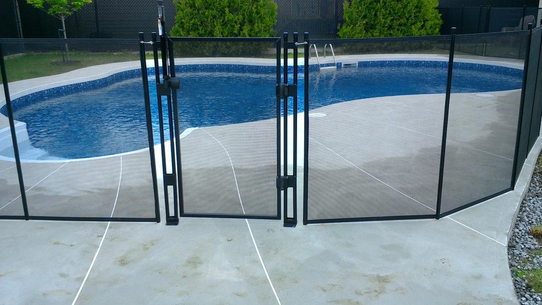 Pool fence and gate  |  Porte et clôture de piscine,backyard pool safety, SAFETY FENCE, POOL ENCLOSURE , SWIMMING POOL ENCLOSURES , RESIDENTIAL POOL ENCLOSURE ,  RESIDENTIAL POOL ENCLOSURES , BABY POOL FENCE, Clôture de piscine amovible ENFANT SÉCURE, Removable CHILD SAFE pool fence, Water safety, Safety fence, Prevention of drowning, Swimming pool enclosure, Child Safety, Protect your children, Fence your pool,  A protection around your pool, Safety pool Barriers, Pool enclosures, Safety fence for children   