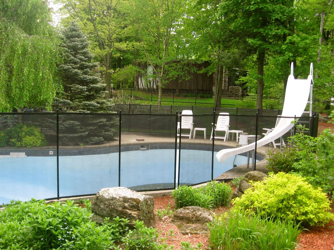Clôture de piscine Beauce | Clôture de piscine MRC du Granit, clôture enfant sécure, clôture amovible, clôture sécuritaire