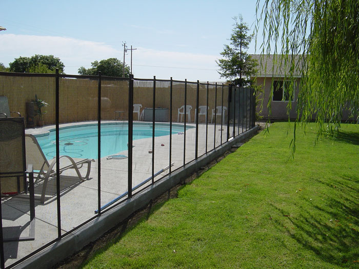 La norme ASTM F2286-16 pour clôture de piscine, Normes d’installation sur les clôtures de piscine, règlement sur la sécurité des piscines résidentielles, La normes ASTM F2286-16, Normes pour les clôtures de piscine hors terre et piscine creusée, Piscine résidentielle, Piscine creusée, piscine hors terre, Vente et installation de clôture, Clôture de piscine sécuritaire et économique, Règlementation sur les clôtures de piscine résidentielles