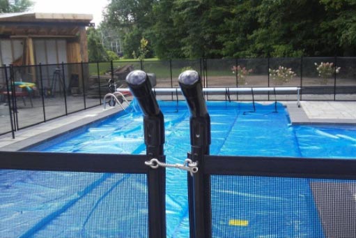 Pool fence handles made of aluminium and coated with powder coated paint