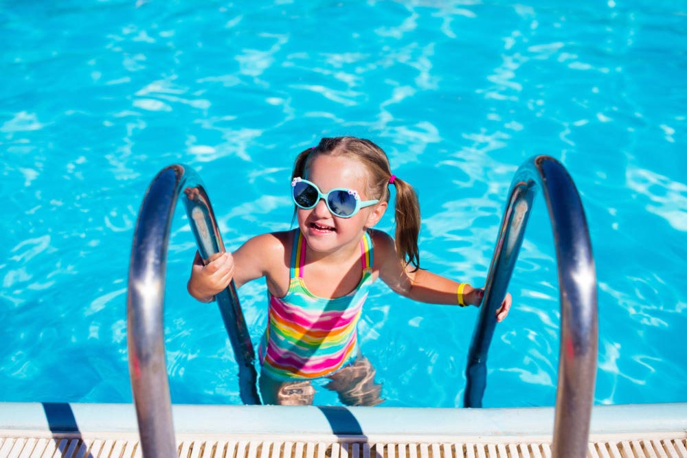Comportements sécuritaires pour la baignade en milieu résidentiel, cloture de piscine amovible enfant secure, prevention noyade