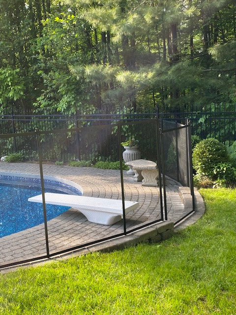 Pool enclosure company | Child Safe Fence, Pool fence Ontario, Safety fence Canada, Backyard pool safety, Child safe pool fence, inground pool, pool fence quebec, pool fence montreal