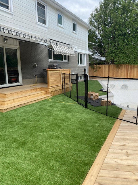 Pool safety fence in Nepean, Pool fence in Ontario, Inground pool fence , Pool fencing , Safety fence , Child gate lock , Child safety drowning , Backyard pool safety , Pool enclosure , Child barrier , Water safety , Protect your child , above ground pool